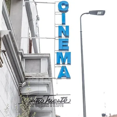 La Del Teatro * Milão